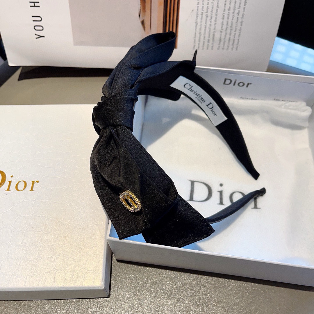 配包装
Dior（迪奥） 新款宽边蝴蝶结大牌发箍, 网红爆款防滑头箍、让你的魅力绽放 清新淑女范让时尚更