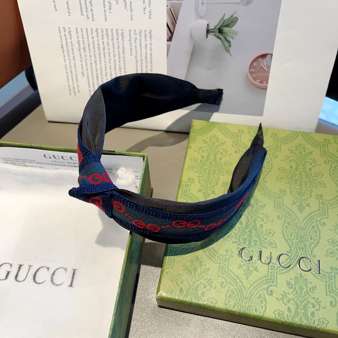配包装
Gucci古奇 网红经典新款宽版发箍，女神必备单品头箍，非常百搭，时尚潮流！