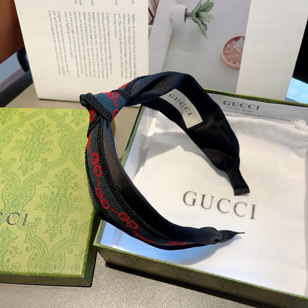 配包装
Gucci古奇 网红经典新款宽版发箍，女神必备单品头箍，非常百搭，时尚潮流！