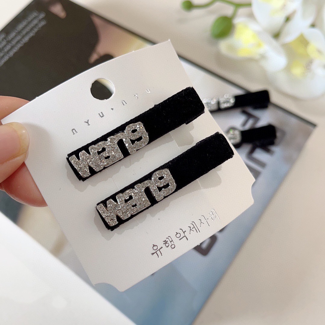 配包装 （一对）
压力山大王 新款网红法式bb夹、经典字母logo边夹刘海夹发饰， 高级感日韩幻彩少女简