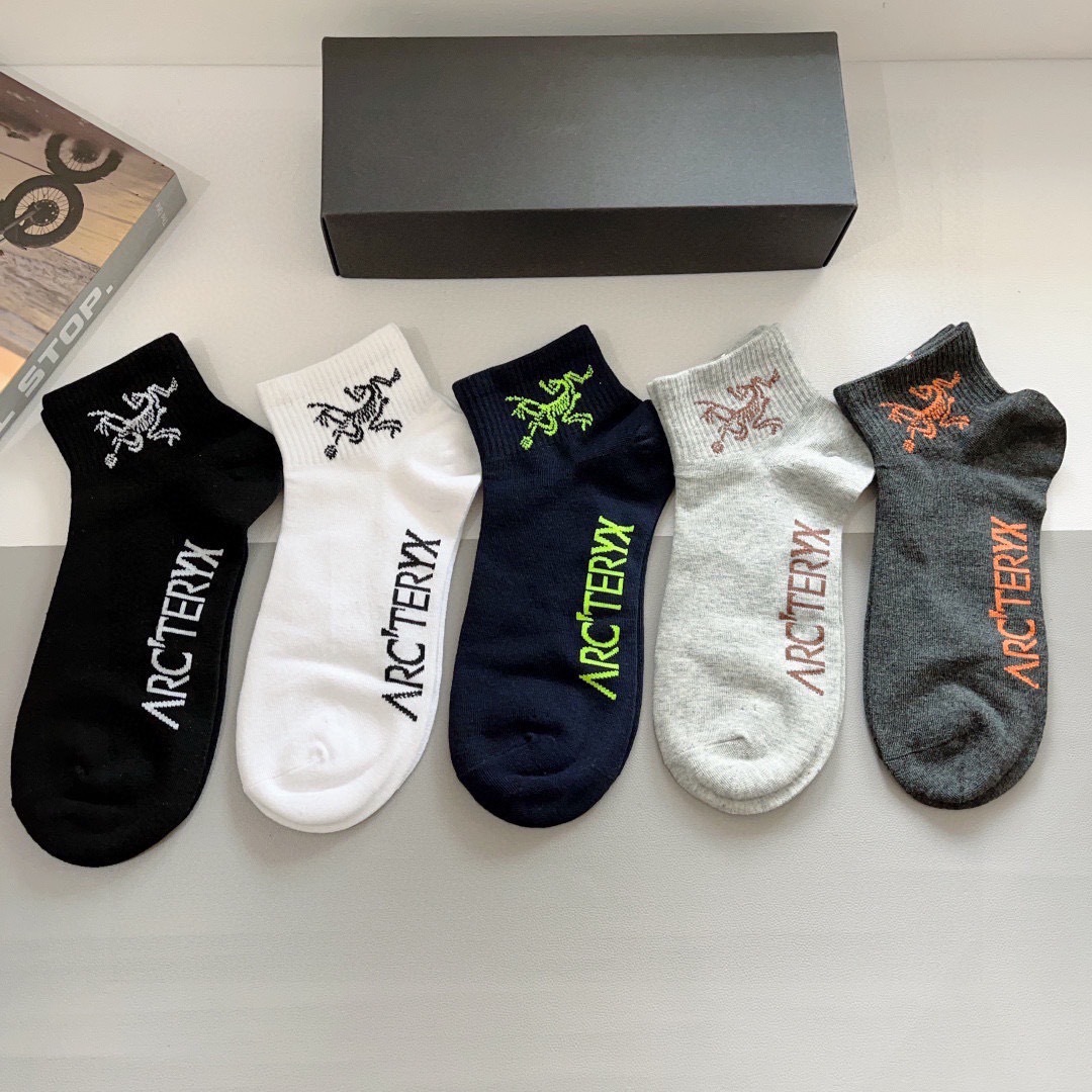 配包装（一盒5双）
ARC·TERYX（始祖鸟）春款新品火爆船袜❗️高版本纯棉材质柔软，秒杀市场普通货，