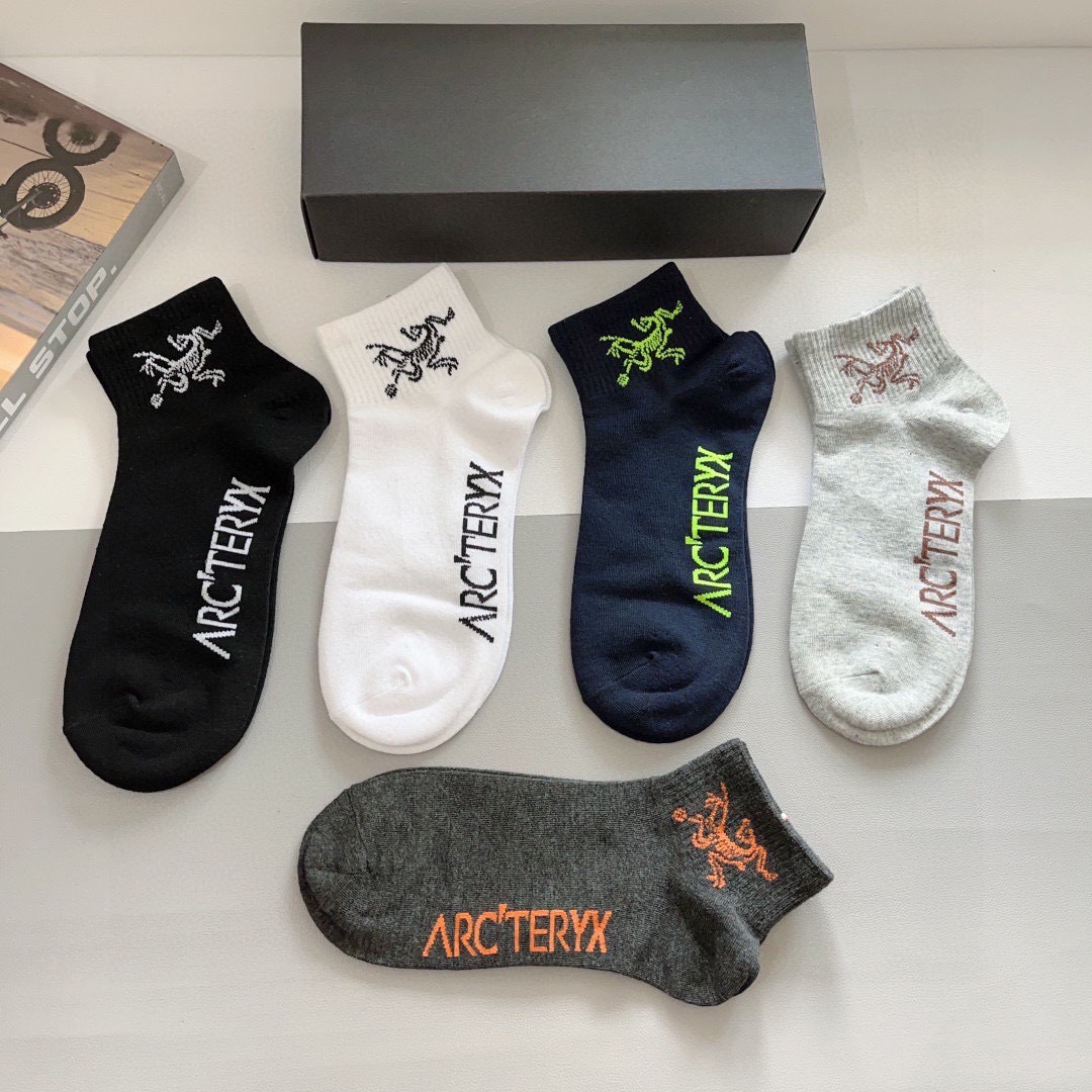 配包装（一盒5双）
ARC·TERYX（始祖鸟）春款新品火爆船袜❗️高版本纯棉材质柔软，秒杀市场普通货，