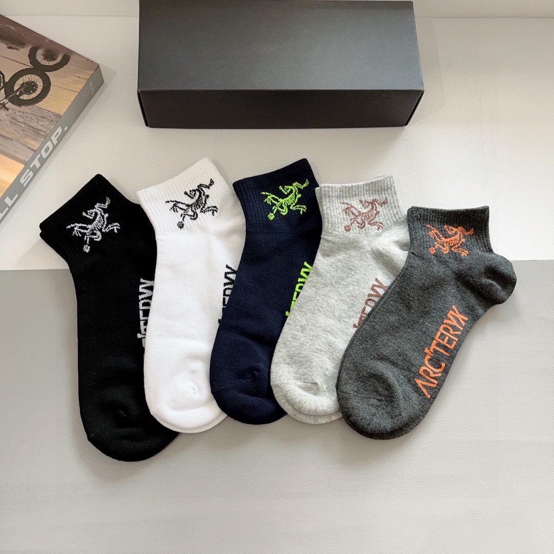配包装（一盒5双）
ARC·TERYX（始祖鸟）春款新品火爆船袜❗️高版本纯棉材质柔软，秒杀市场普通货，