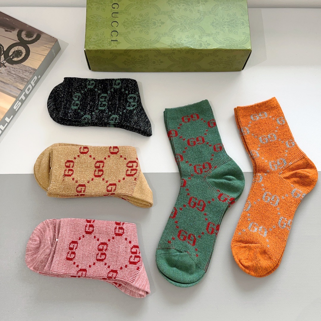 配包装（一盒5双）
 Gucci 古奇 经典新金丝中筒袜，双针双路面料，潮人必备 ，Gucci 爆款，个