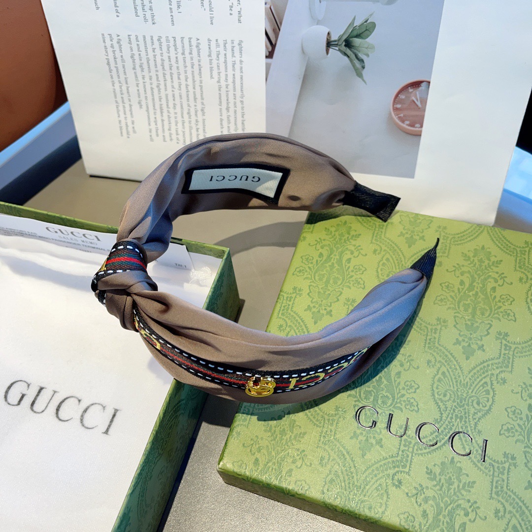 配包装
Gucci古奇 网红经典新款宽版发箍，女神必备单品头箍，非常百搭，时尚潮流休闲款！