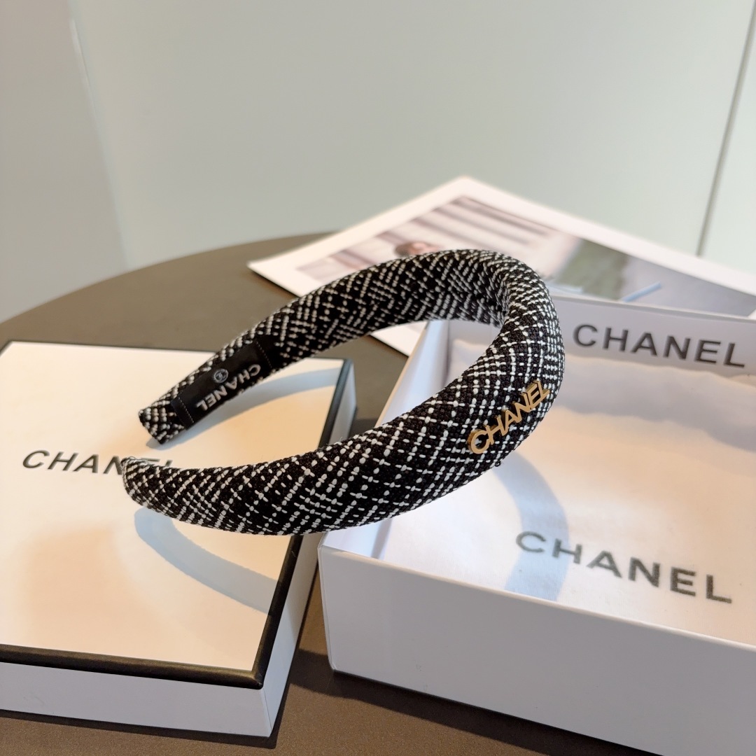 配包装
CHANEL（香奈儿）网红同款小香风发箍，复古头箍，网红爆款推荐 搭配高端材质，超精致，时尚百搭
