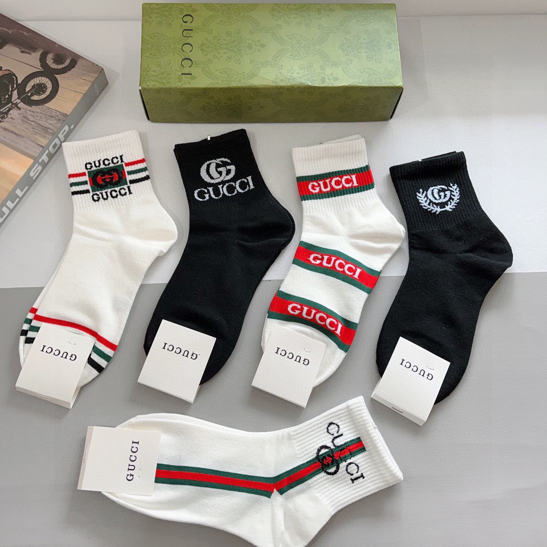 配包装（一盒5双）
GUCCI 古奇新款中筒袜子！纯棉面料，火爆图案，专柜同步中筒袜子，💛大牌出街，潮人