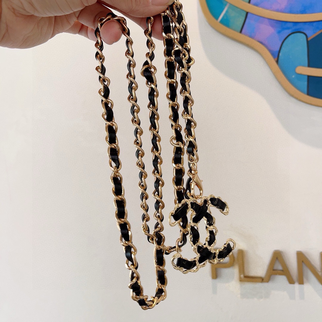 配包装
CHANEL （香奈儿） 新款金属链条编织腰链 项链 两用款，轻奢风高级感百搭款 女神必备单品，