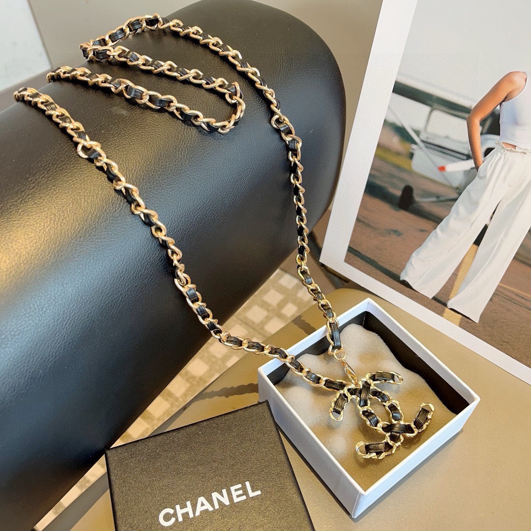 配包装
CHANEL （香奈儿） 新款金属链条编织腰链 项链 两用款，轻奢风高级感百搭款 女神必备单品，