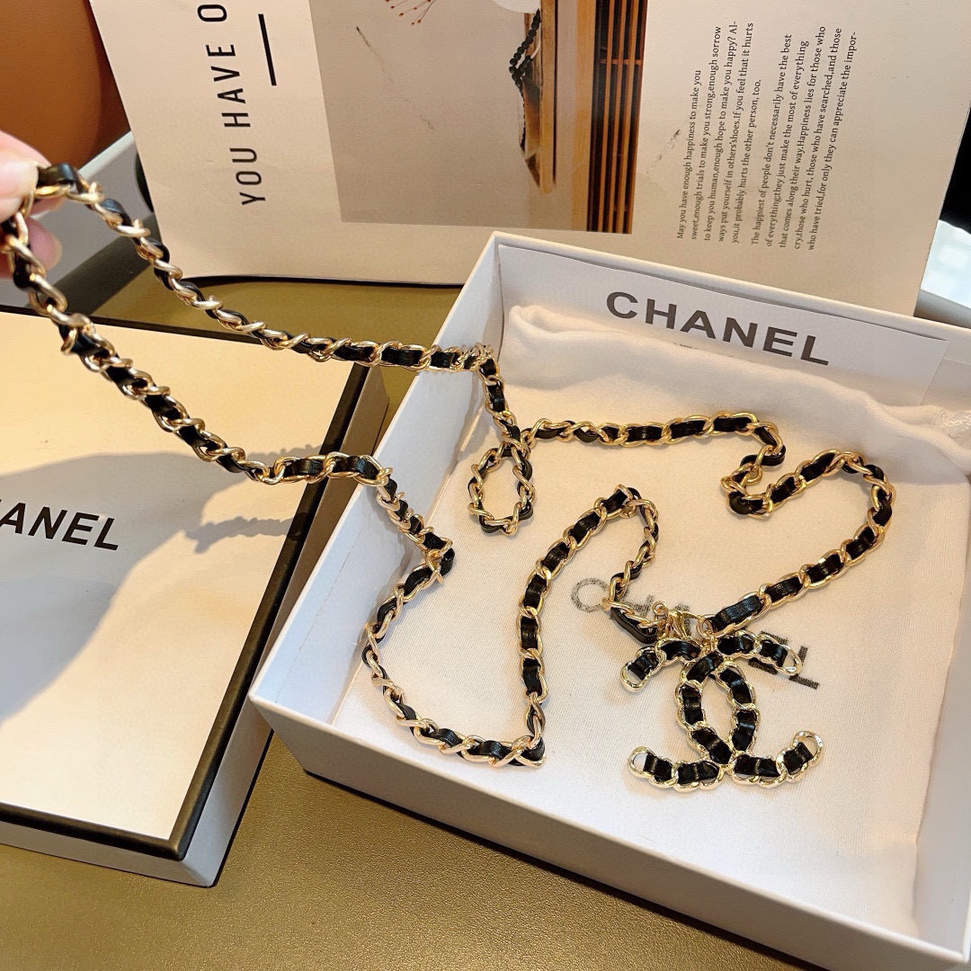 配包装
CHANEL （香奈儿） 新款金属链条编织腰链 项链 两用款，轻奢风高级感百搭款 女神必备单品，