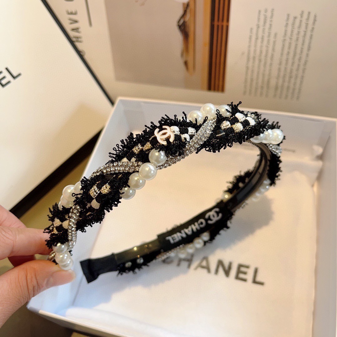 配包装
CHANEL（香奈儿）最新款小香发箍，新品巨显脸小头箍，网红爆款推荐 搭配高端双Ｃlogo ，超