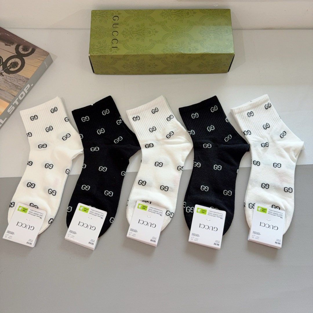 NO:362575,Packaging (5 pairs per box) Gucci Ins super popular small items for men and women, pure cotton fabric, must-have for trendy people, Gucci hot products, classic pair of G socks, personalized and fashionable versatile style, you deserve socks, stockings, gucci, socks19860909配包装（一盒5双） Gucci 古奇 ins超火爆小单品男女中筒袜子,纯棉面料,潮人必备 ,Gucci 爆款,经典双G袜,个性时尚百搭款,你值得拥有哦袜子丝袜,袜子,gucci,socks,accessory