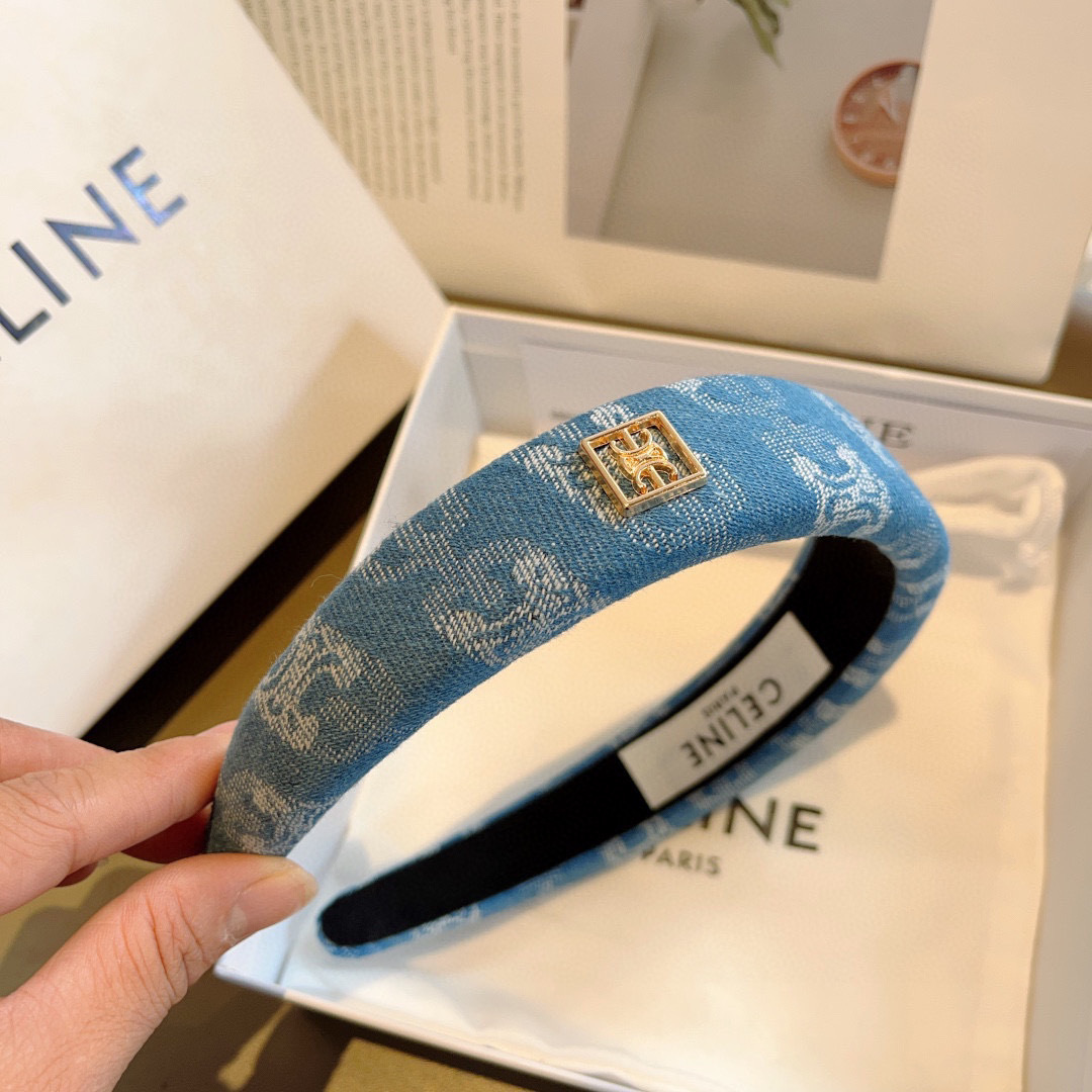 配包装
CELINE（赛琳）复古字母牛仔布网红新款发箍，夏天宽边显脸小头箍 佩戴舒适无压力，高级感外出非