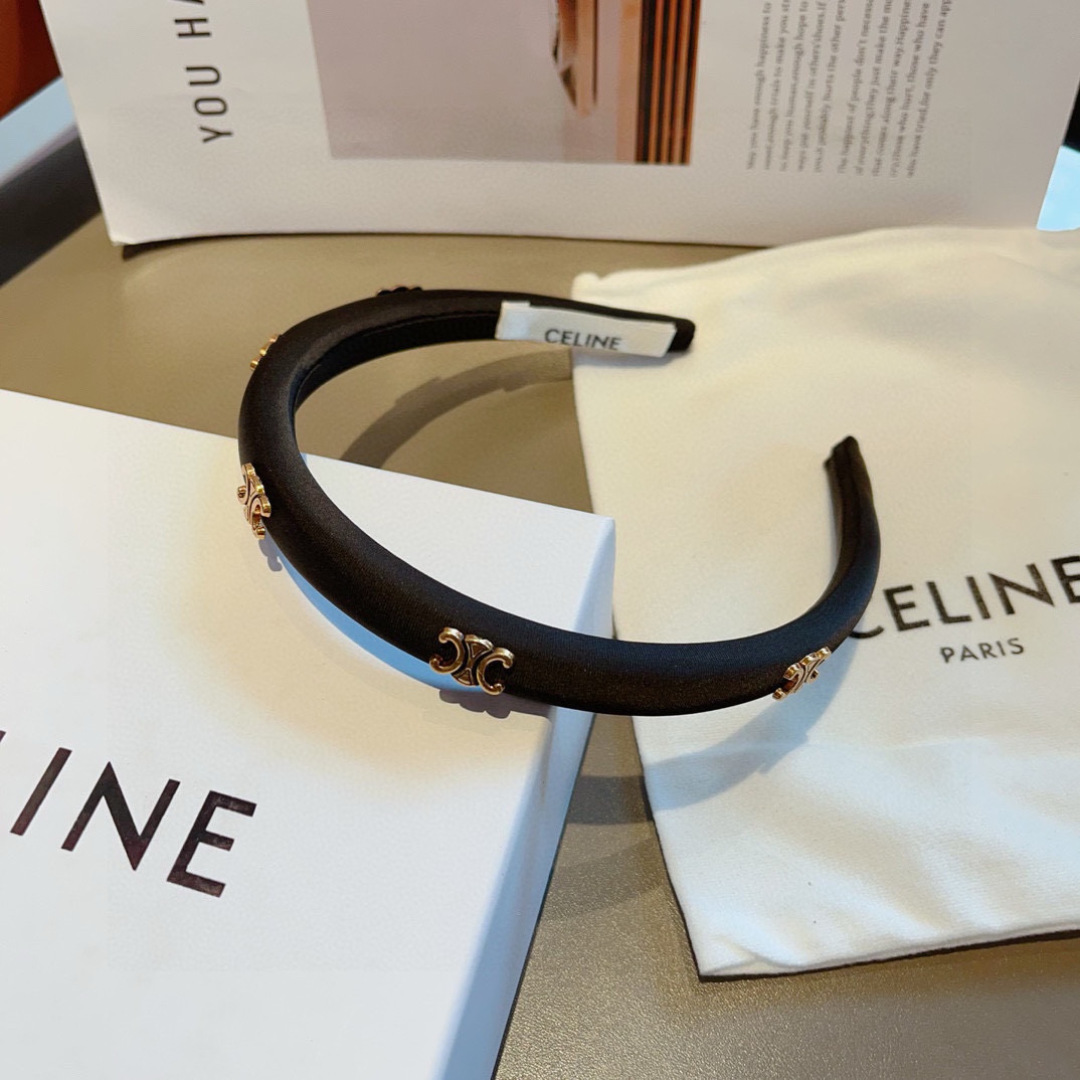 配包装
CELINE（赛琳）网红爆款发箍，佩戴舒适无压力，造型搭配必备！非常时尚百搭！女神必备！名媛范儿