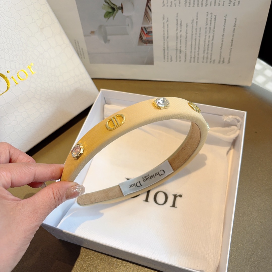配包装
Dior（迪奥） 新款窄版高级感大牌发箍, 网红爆款防滑头箍、让你的魅力绽放 清新淑女范让时尚更