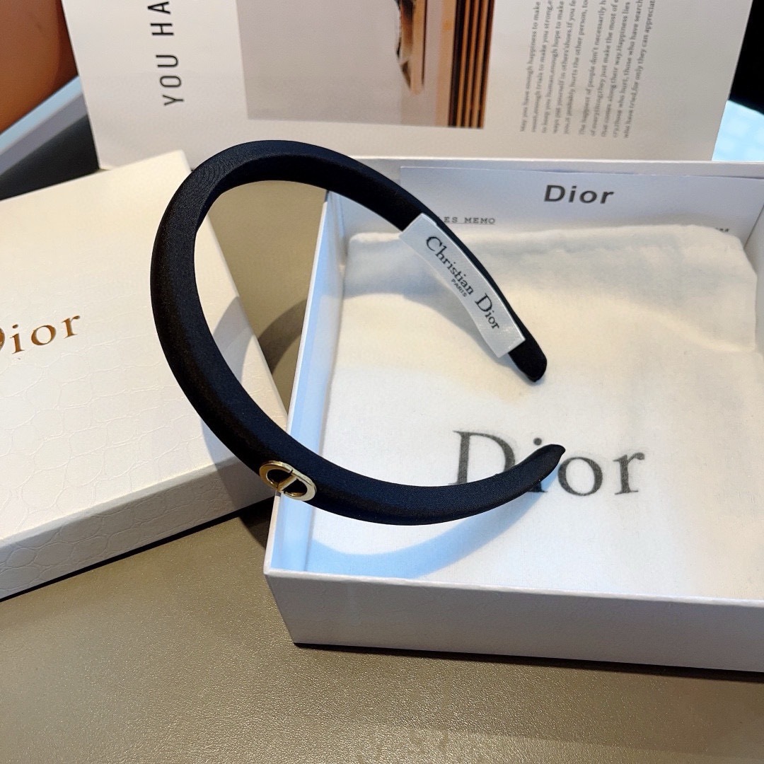 配包装
Dior（迪奥） 新款窄版高级感大牌发箍, 网红爆款防滑头箍、让你的魅力绽放 清新淑女范让时尚更