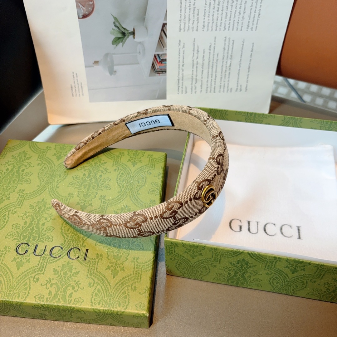 配包装
Gucci古奇 网红经典新款厚海绵布艺发箍，女神必备单品头箍，非常百搭，时尚潮流款！