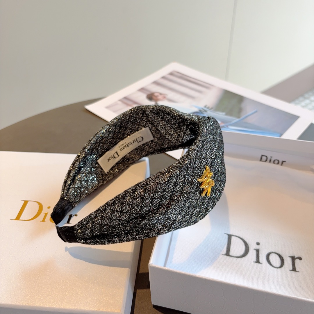 配包装
Dior（迪奥）经典交叉款大牌发箍, 网红爆款头箍、让你的魅力绽放 清新淑女范让时尚更简单。