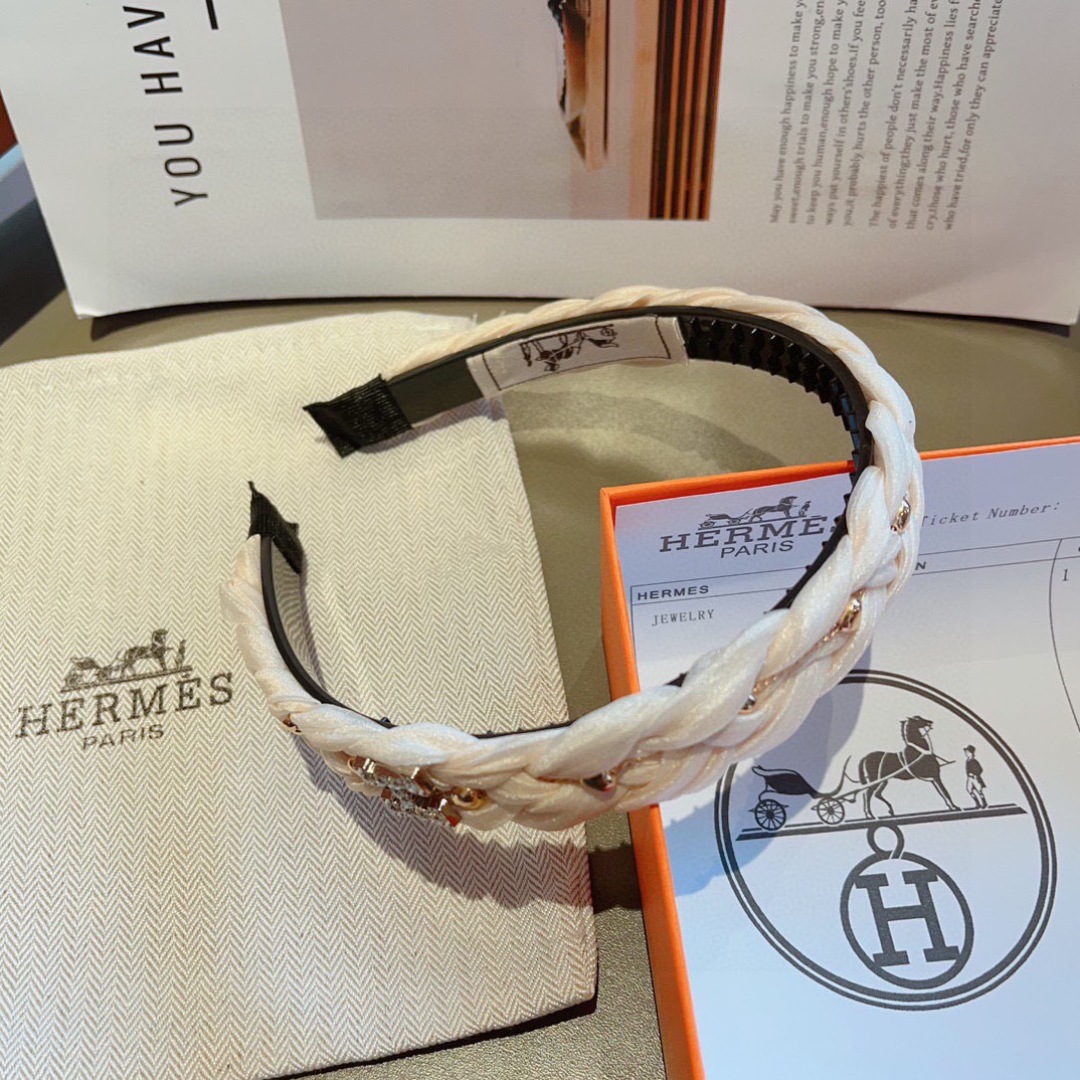 配包装
Hermes（爱马仕）  火爆定制款发箍，网红同款  进口面料， 出口订单、细节全部实拍！特制面