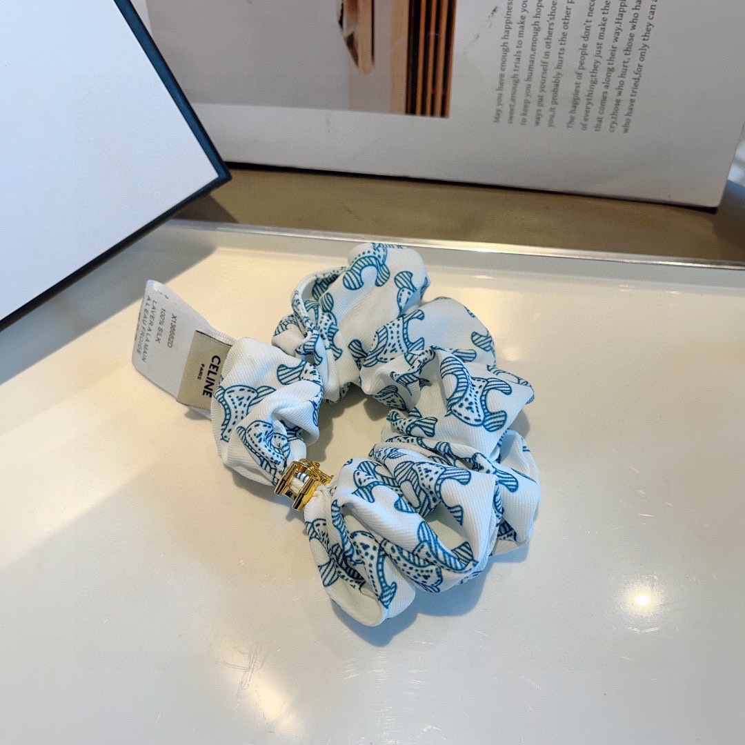 配包装
CELINE（赛琳）凯旋门网红爆款发圈，精致肠圈皮筋，佩戴舒适无压力，造型搭配必备！非常时尚百搭