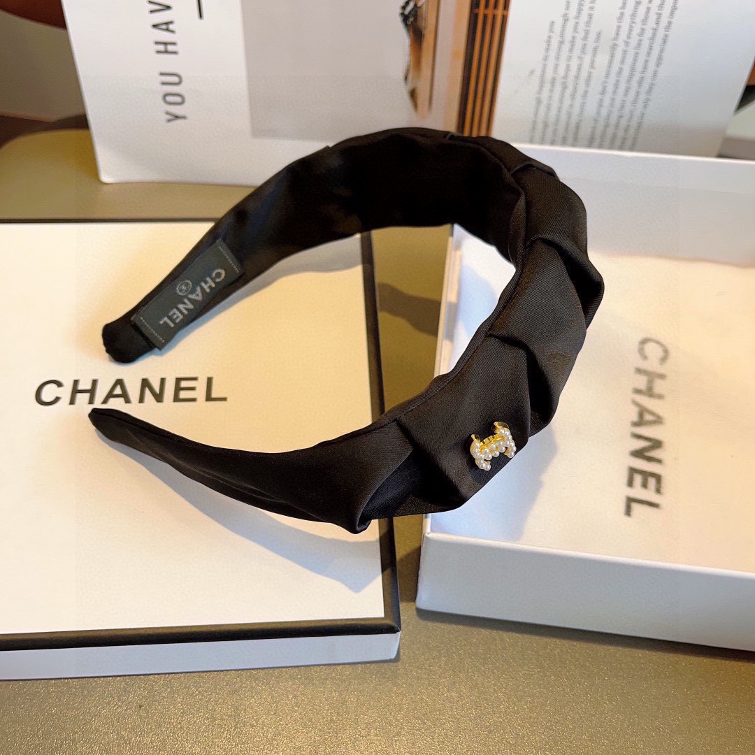 配包装
CHANEL（香奈儿）最新款小香发箍，新品巨显脸小头箍，网红爆款推荐 搭配高端双Ｃlogo ，超