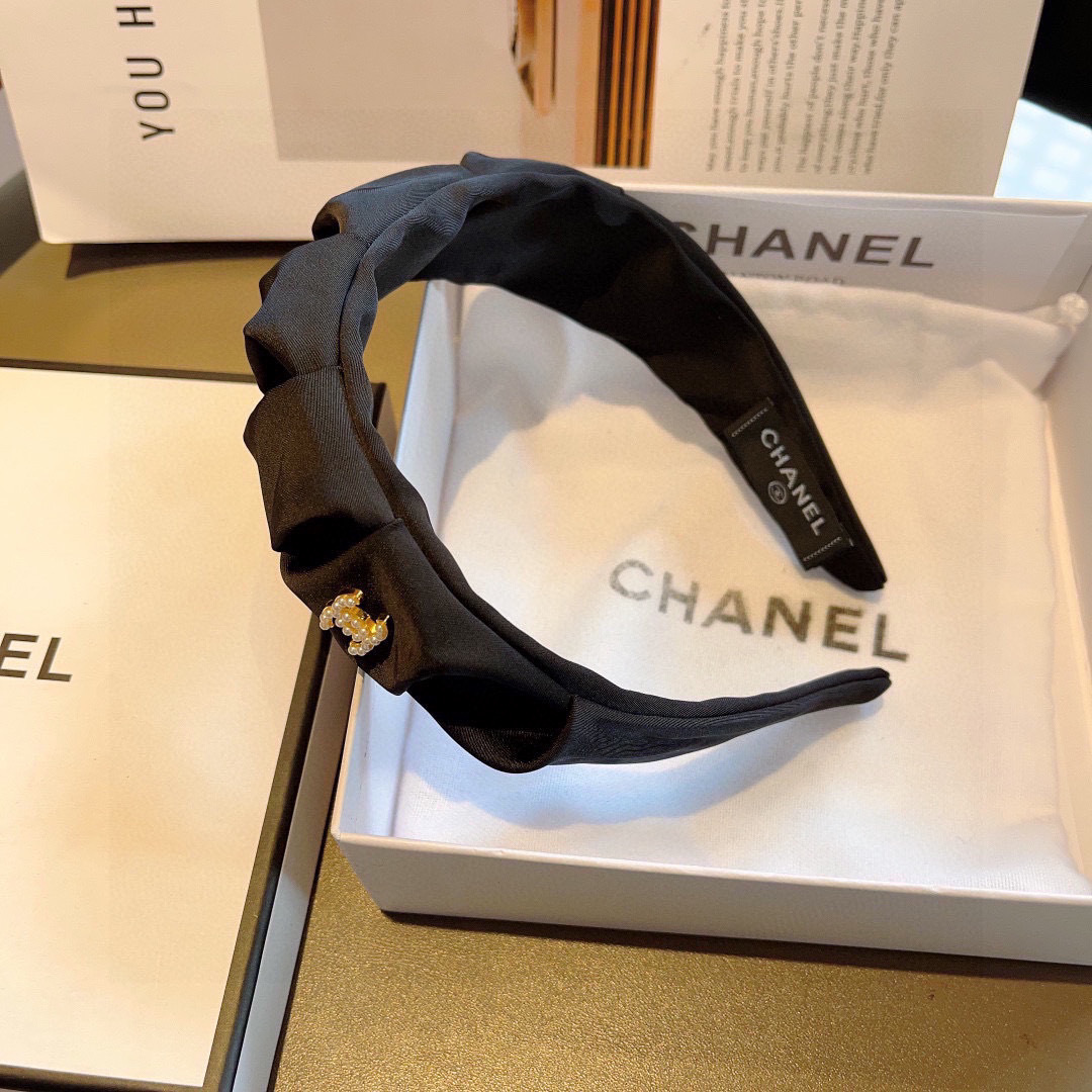配包装
CHANEL（香奈儿）最新款小香发箍，新品巨显脸小头箍，网红爆款推荐 搭配高端双Ｃlogo ，超