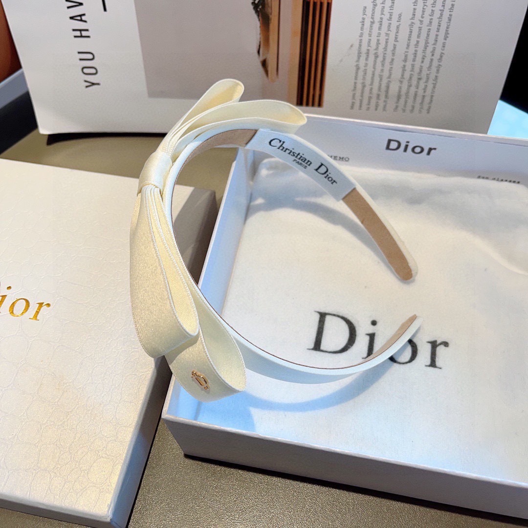 配包装
Dior（迪奥） 新款宽边高级感大牌发箍, 网红爆款防滑头箍、让你的魅力绽放 清新淑女范让时尚更