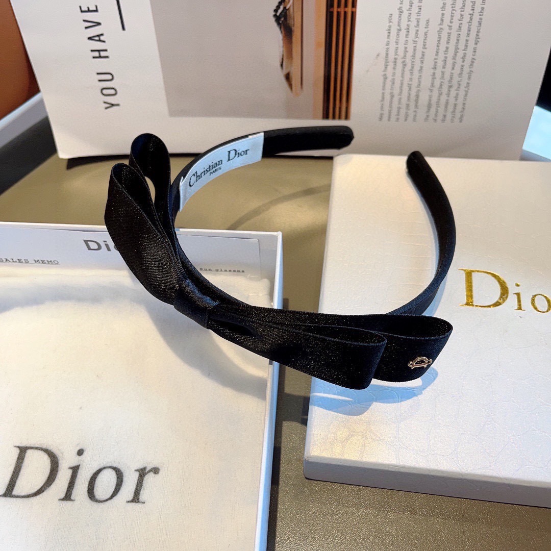 配包装
Dior（迪奥） 新款宽边高级感大牌发箍, 网红爆款防滑头箍、让你的魅力绽放 清新淑女范让时尚更