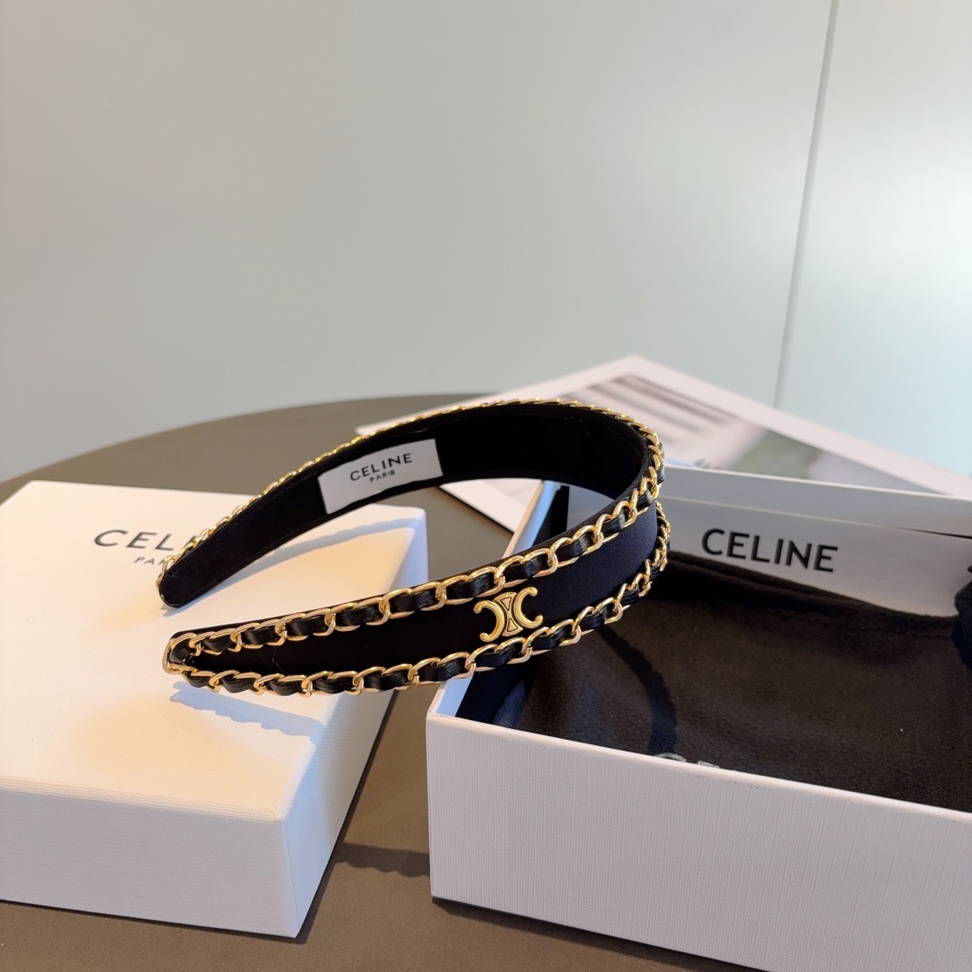 配包装
CELINE（赛琳）网红新款链条发箍 佩戴舒适无压力，造型搭配必备头箍！非常时尚百搭！女神必备！