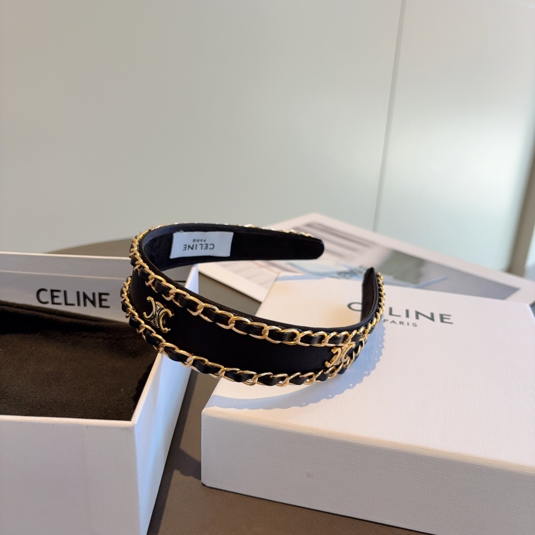 配包装
CELINE（赛琳）网红新款链条发箍 佩戴舒适无压力，造型搭配必备头箍！非常时尚百搭！女神必备！