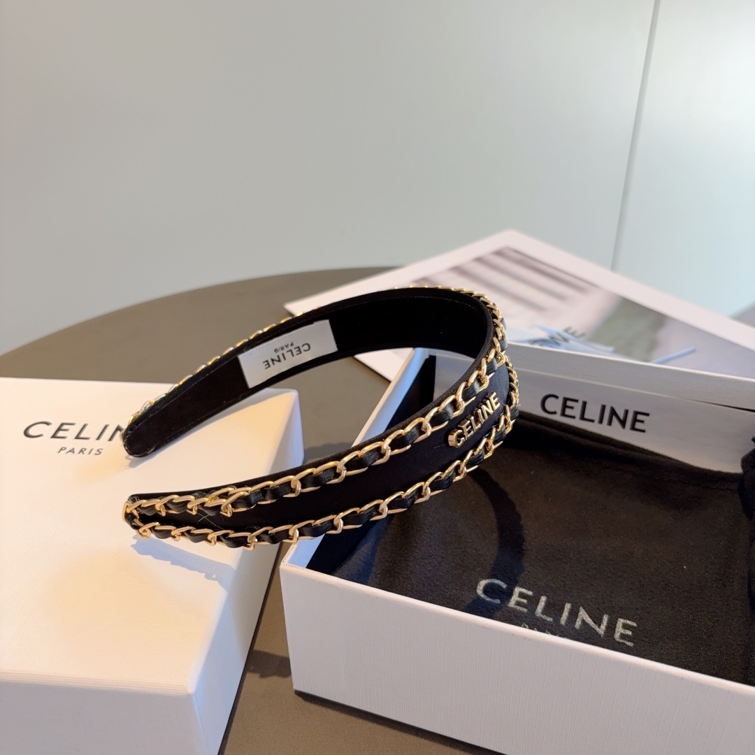 配包装
CELINE（赛琳）网红新款链条发箍 佩戴舒适无压力，造型搭配必备头箍！非常时尚百搭！女神必备！