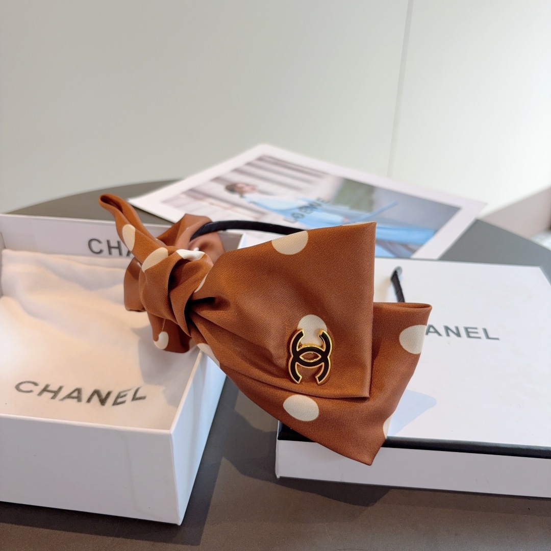 配包装
CHANEL（香奈儿）网红新款蝴蝶结小香宽版发箍，香奶奶头箍，复古头箍，网红爆款推荐 超精致，时