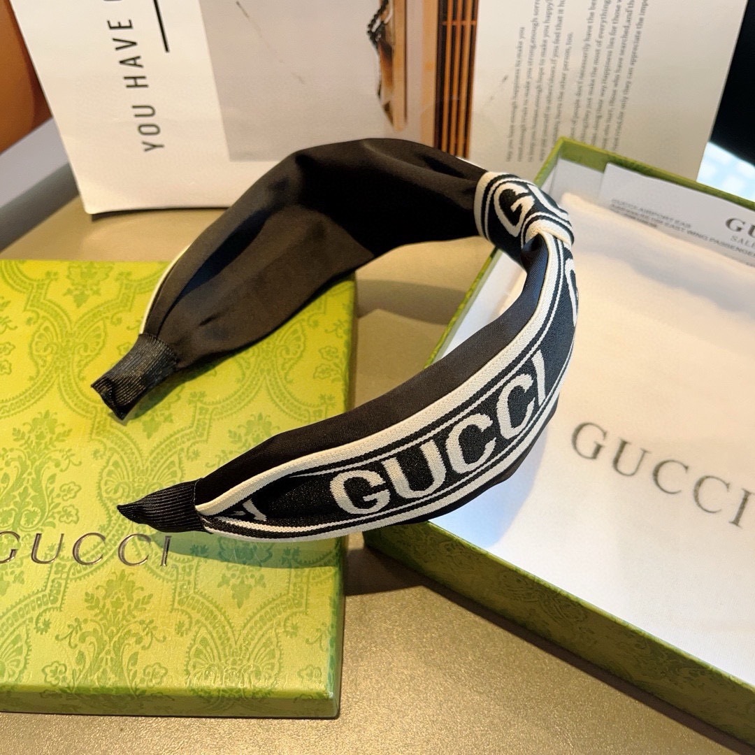 配包装
Gucci古奇 网红经典新款发箍，女神必备单品头箍，非常百搭，时尚潮流， 火爆 多色出货...