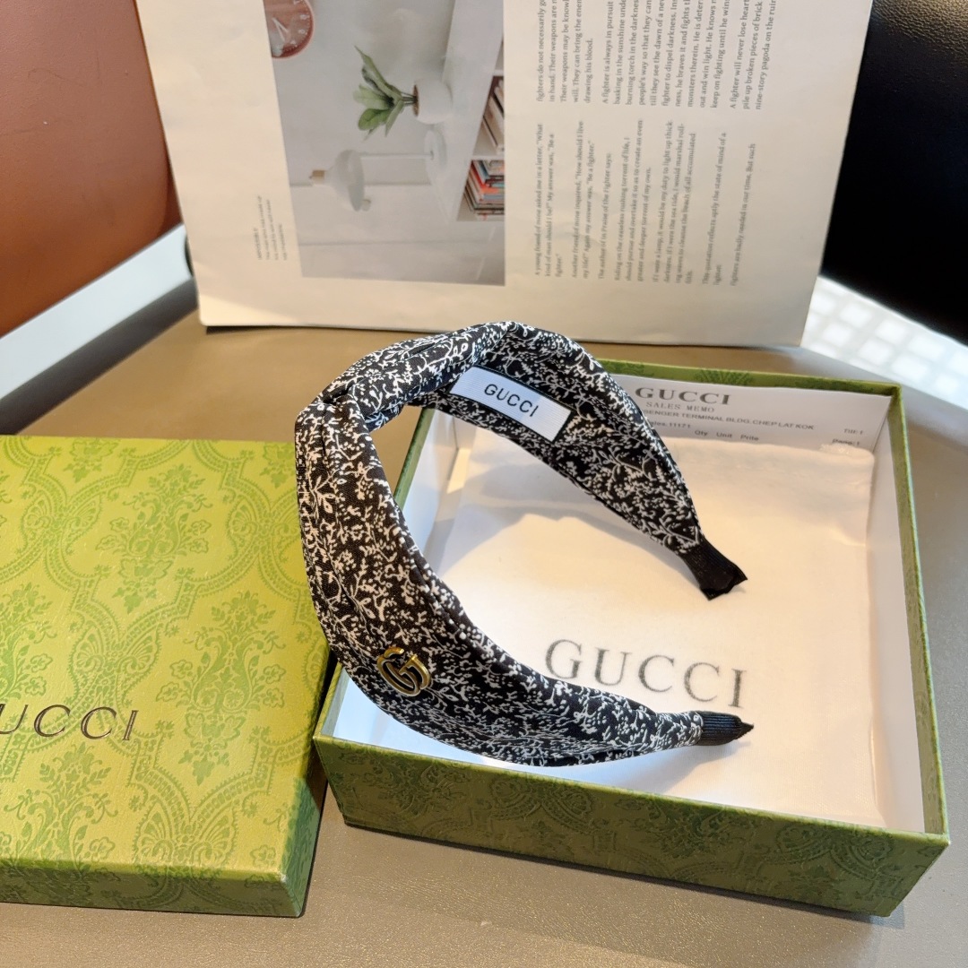 配包装
Gucci古奇 网红经典新款发箍，女神必备单品头箍，非常百搭，时尚潮流款！