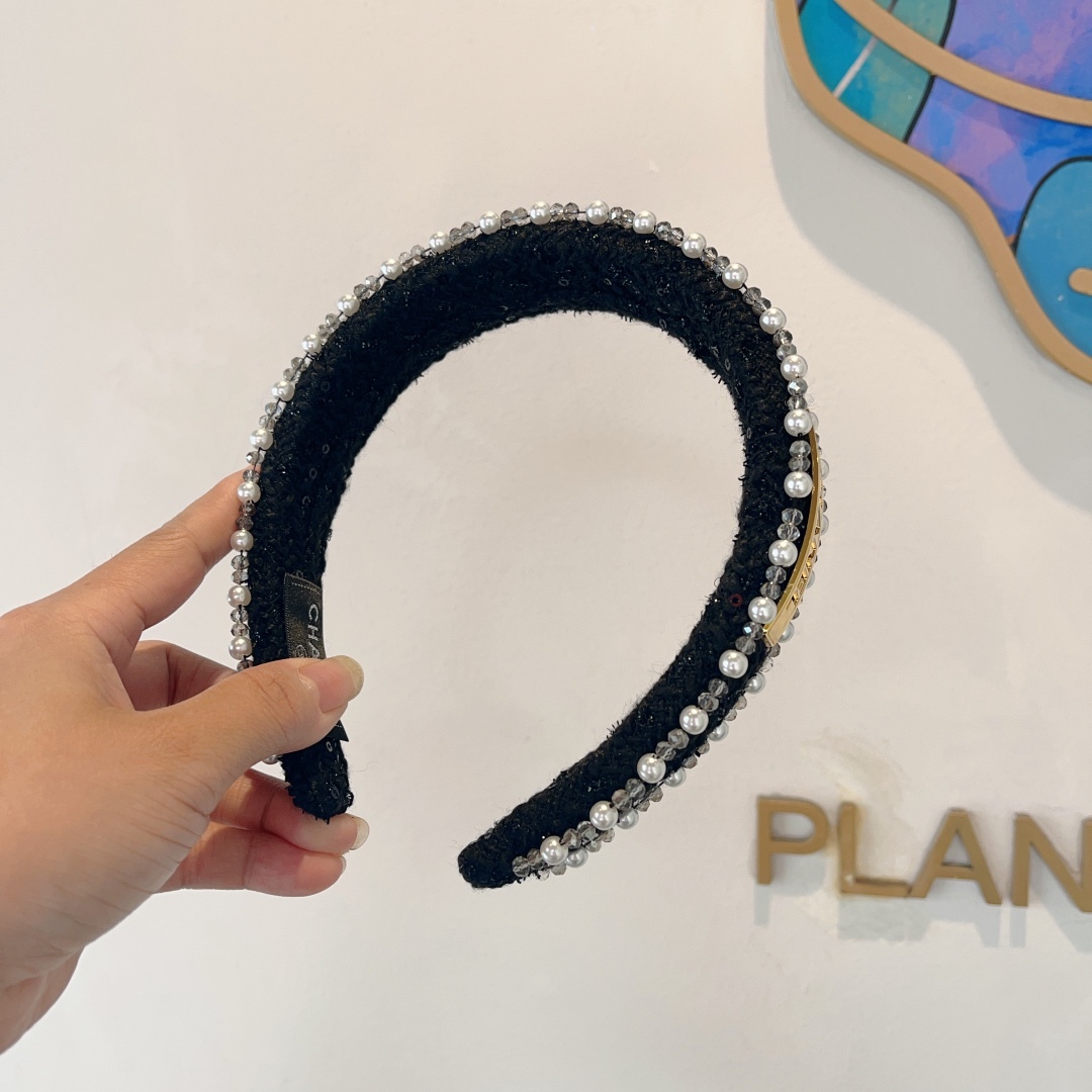 配包装
CHANEL（香奈儿）韩国新品小清新珍珠发箍，佩戴舒适无压力，造型搭配必备！时尚外出百搭款发饰！