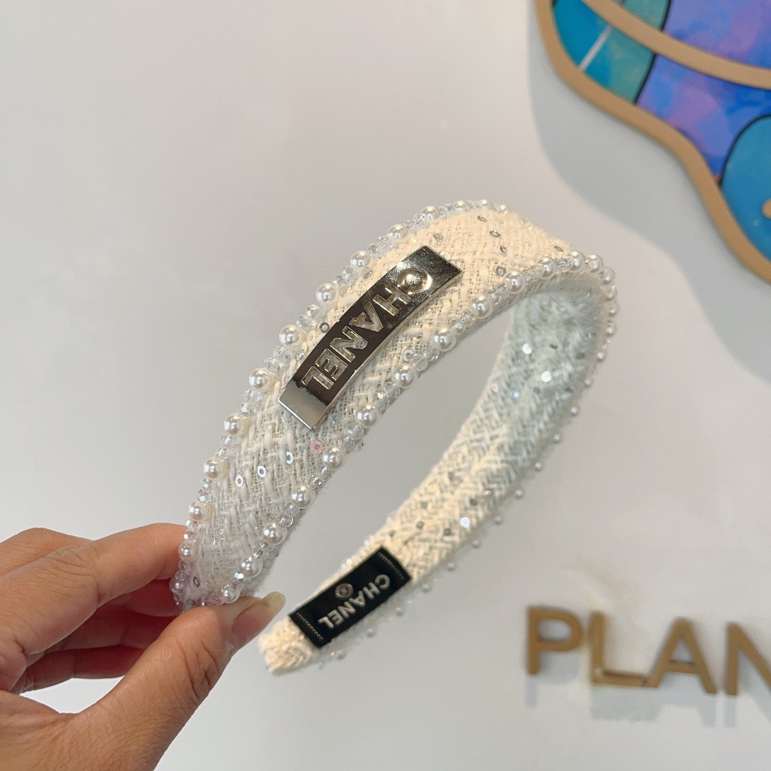 配包装
CHANEL（香奈儿）韩国新品小清新珍珠发箍，佩戴舒适无压力，造型搭配必备！时尚外出百搭款发饰！