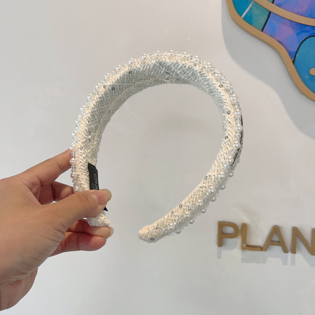 配包装
CHANEL（香奈儿）韩国新品小清新珍珠发箍，佩戴舒适无压力，造型搭配必备！时尚外出百搭款发饰！