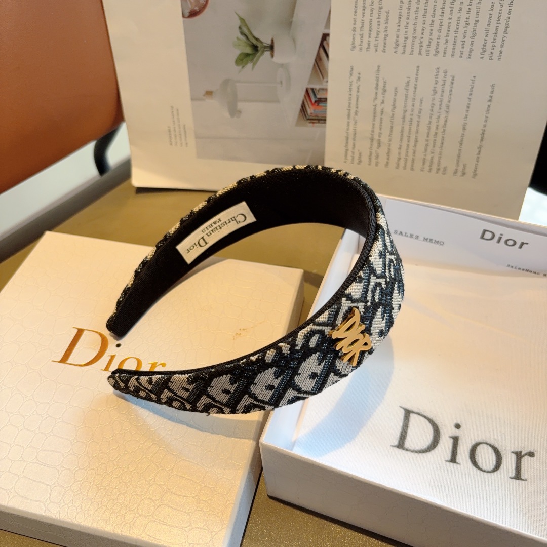 配包装
Dior（迪奥） 经典新款高版本双层大牌发箍, 网红爆款D字母防滑头箍、让你的魅力绽放 清新淑女