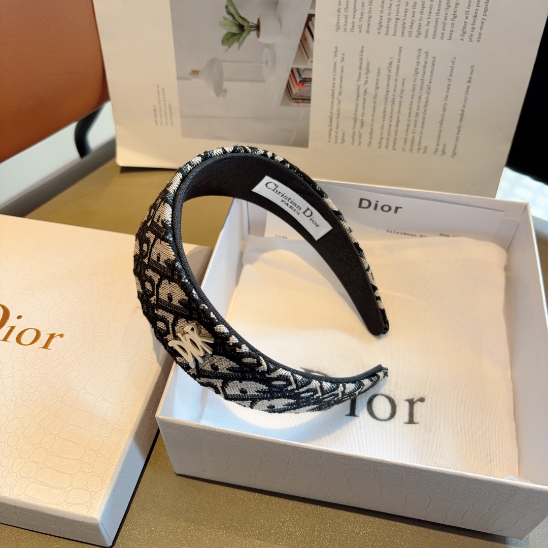 配包装
Dior（迪奥） 经典新款高版本双层大牌发箍, 网红爆款D字母防滑头箍、让你的魅力绽放 清新淑女