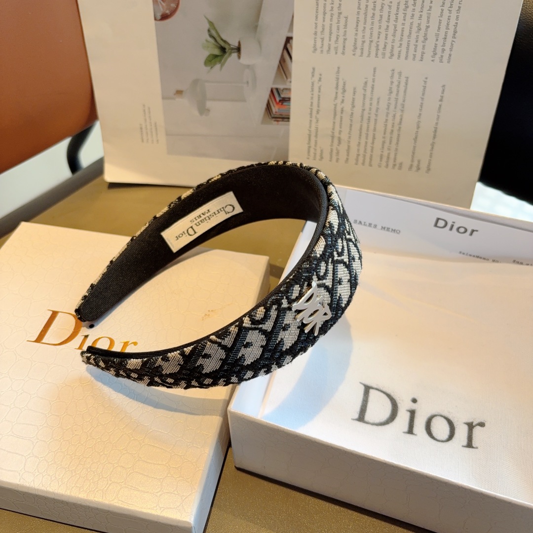 配包装
Dior（迪奥） 经典新款高版本双层大牌发箍, 网红爆款D字母防滑头箍、让你的魅力绽放 清新淑女