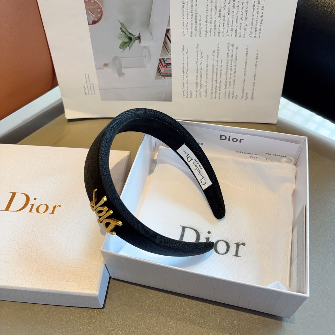 配包装
Dior（迪奥） 新款宽边高级感大牌发箍, 网红新款防滑头箍、让你的魅力绽放 清新淑女范让时尚更