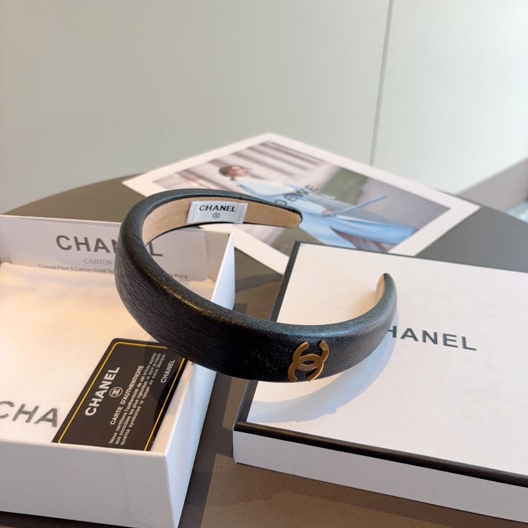 配包装
CHANEL 香奈儿新款韩版羊皮发箍，时尚头箍，网红最新款来袭💕时尚百搭，女神必入！