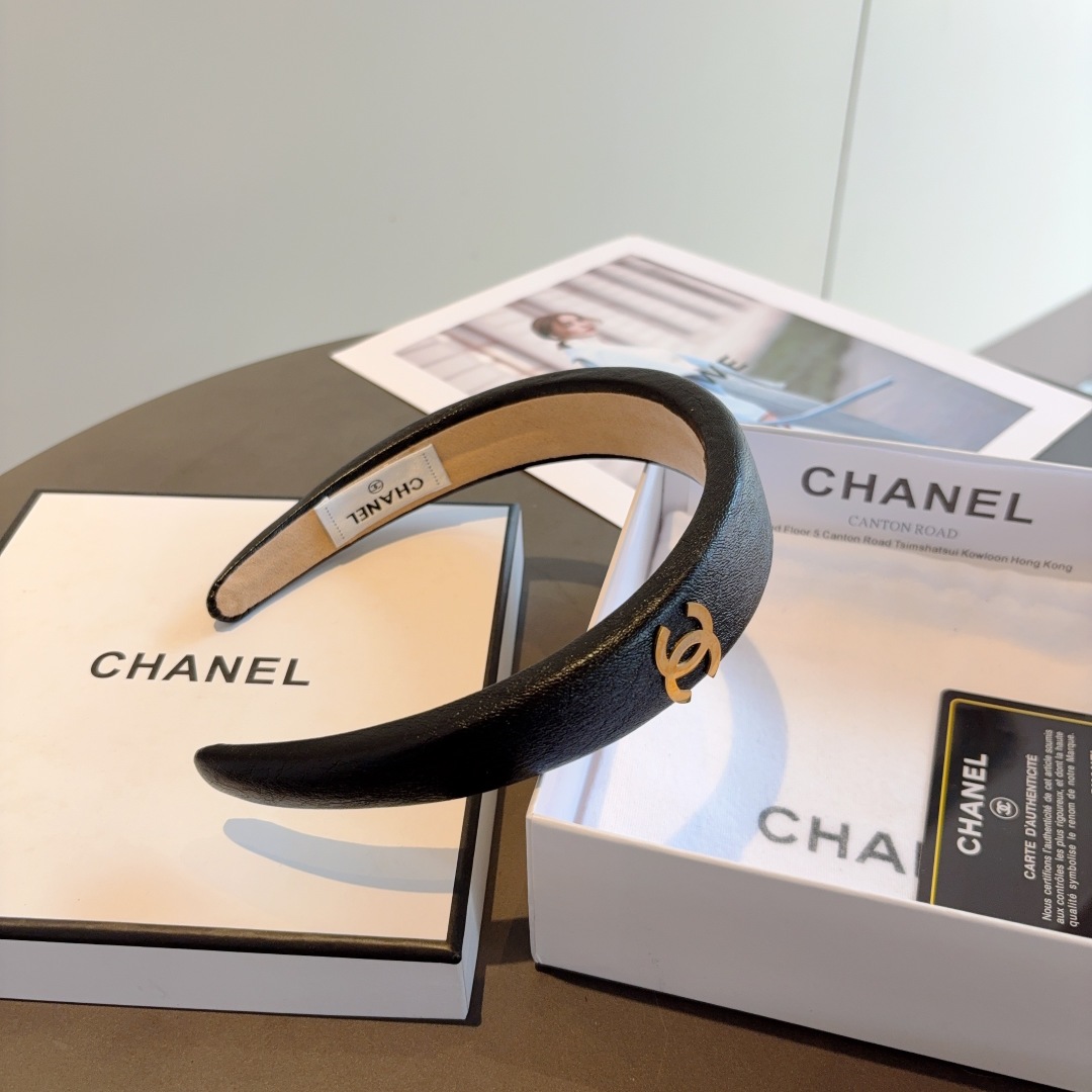 配包装
CHANEL 香奈儿新款韩版羊皮发箍，时尚头箍，网红最新款来袭💕时尚百搭，女神必入！