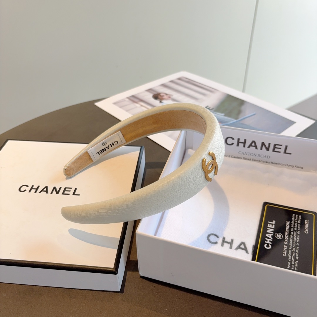 配包装
CHANEL 香奈儿新款韩版羊皮发箍，时尚头箍，网红最新款来袭💕时尚百搭，女神必入！
