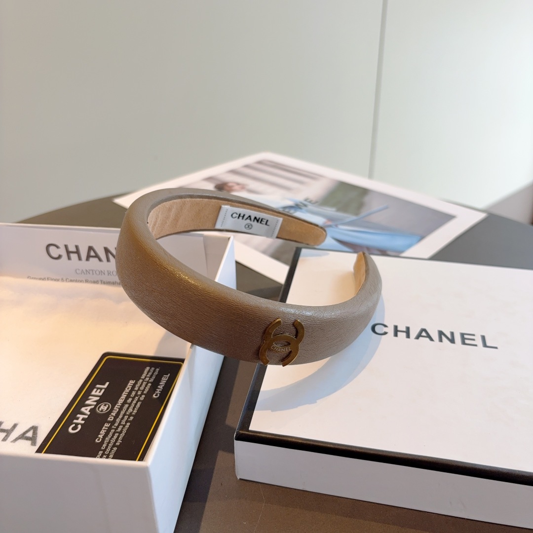 配包装
CHANEL 香奈儿新款韩版羊皮发箍，时尚头箍，网红最新款来袭💕时尚百搭，女神必入！