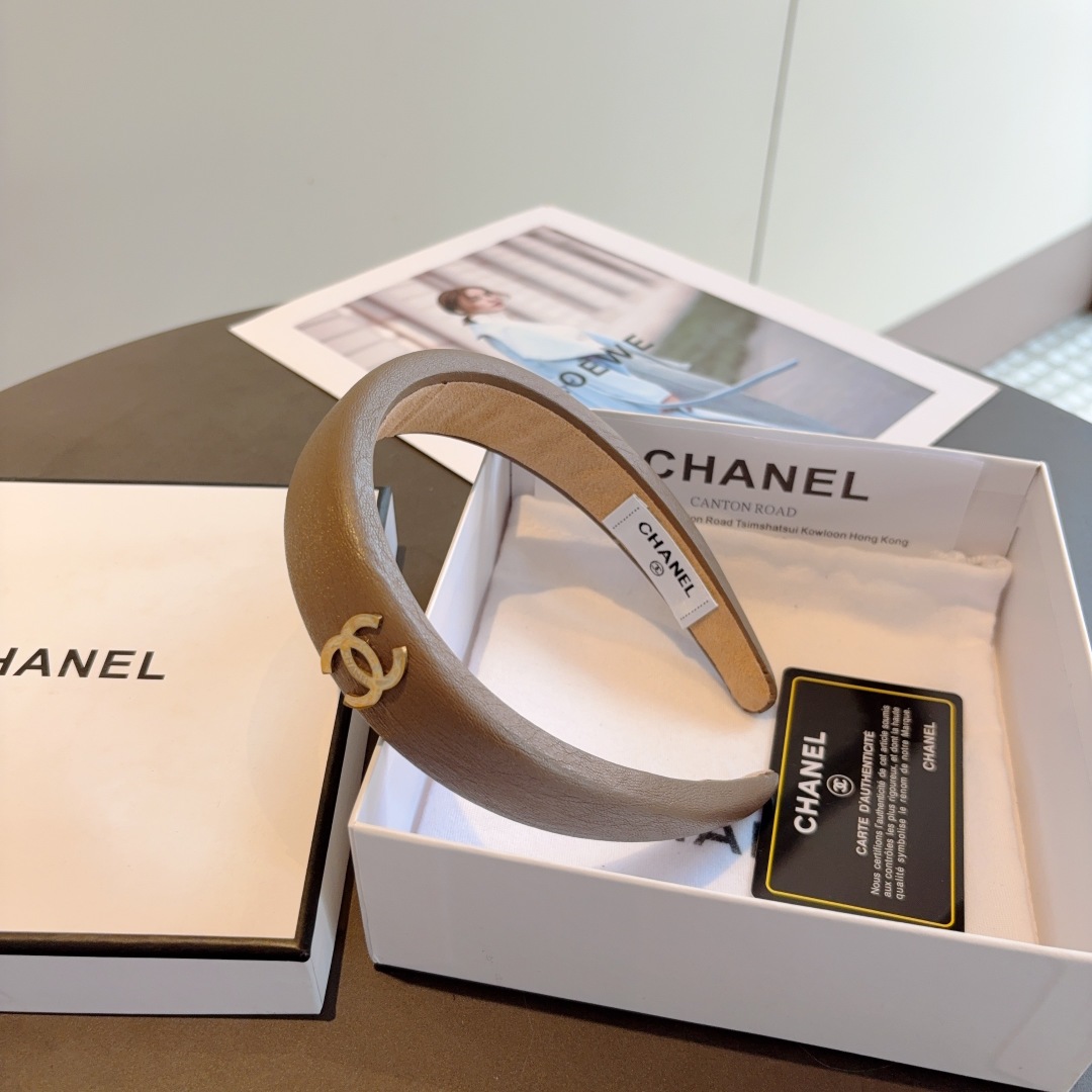 配包装
CHANEL 香奈儿新款韩版羊皮发箍，时尚头箍，网红最新款来袭💕时尚百搭，女神必入！