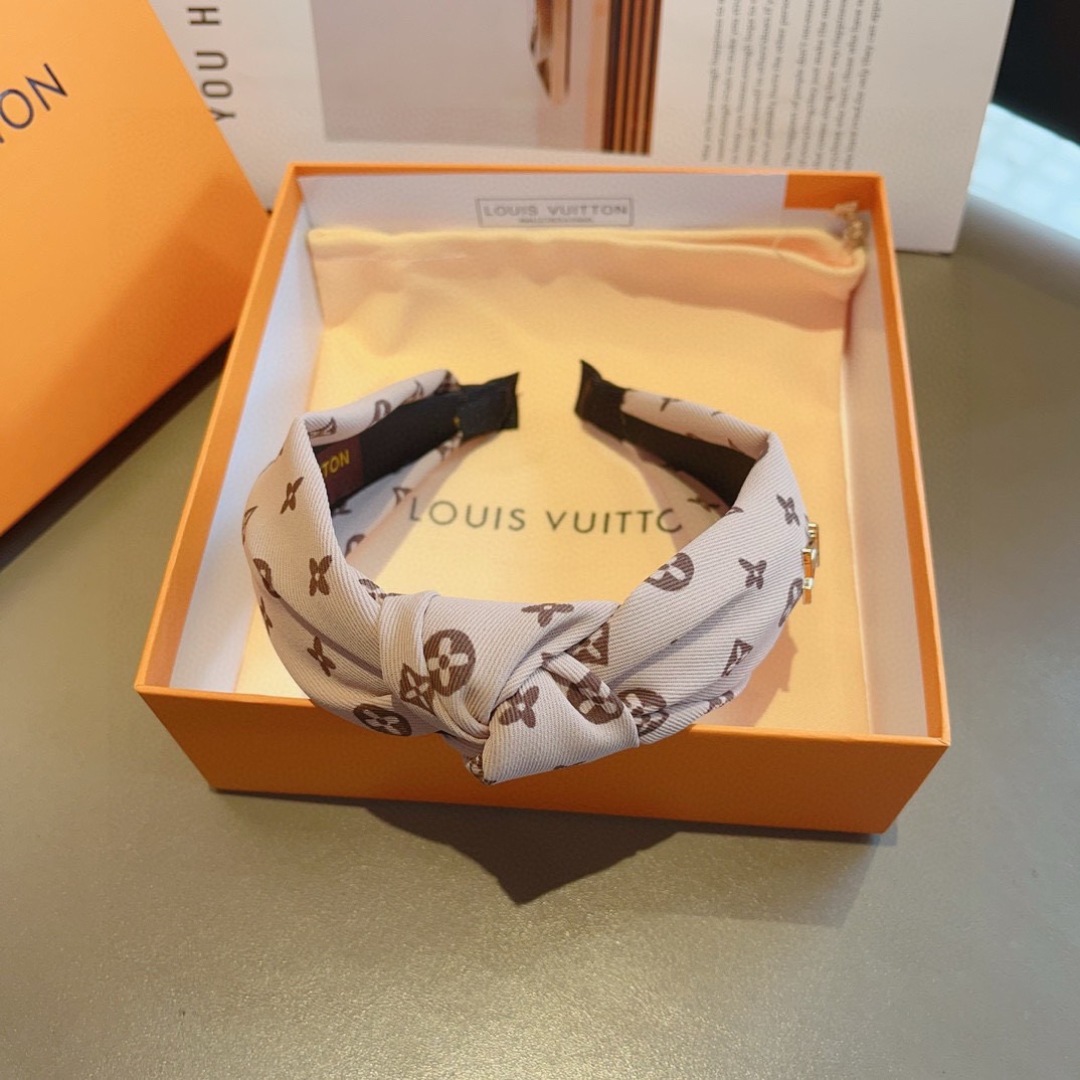 配包装
LV 路易威登 火爆新款发箍，时尚头箍，网红最新款来袭💕时尚百搭，女神必入、多色可选！