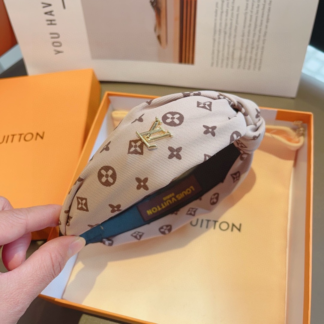 配包装
LV 路易威登 火爆新款发箍，时尚头箍，网红最新款来袭💕时尚百搭，女神必入、多色可选！