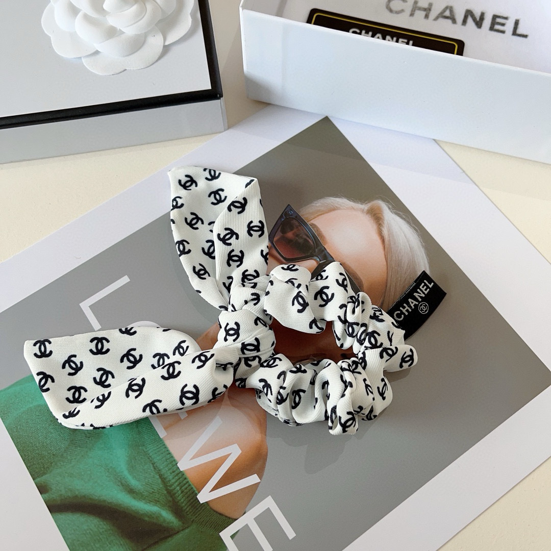 配包装
CHANEL 香奈儿字母飘带马尾发圈 蝴蝶结肠圈，高档韩版小香风皮筋，经典花型设计， 高端大气，
