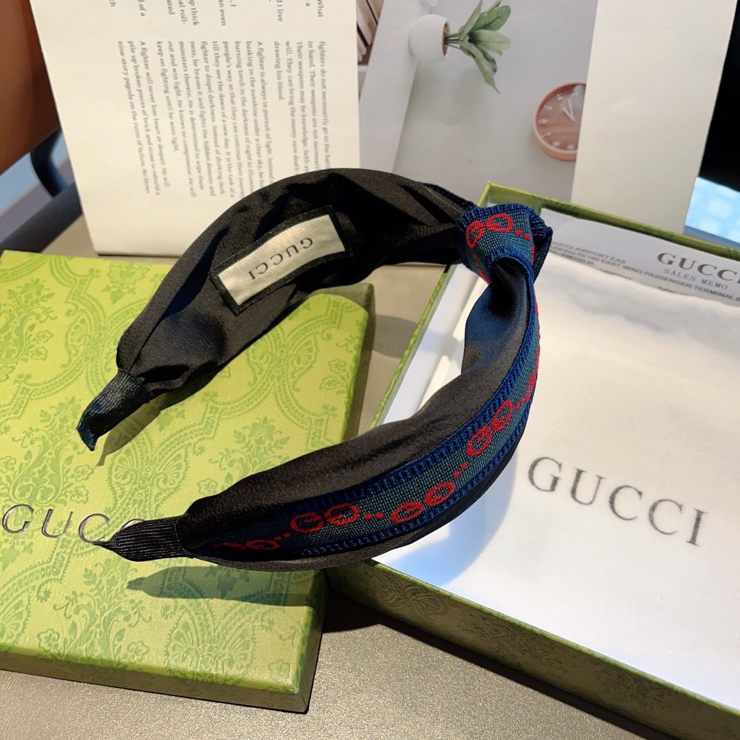 配包装
Gucci古奇 网红经典新款宽版发箍，女神必备单品头箍，非常百搭，时尚潮流！